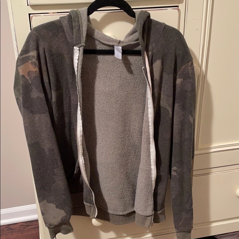 Comfy camo Zipup